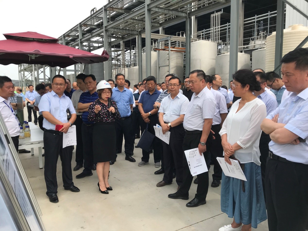 刘国中省长一行观摩蒲城尊龙凯时人生就是搏科技建设项目