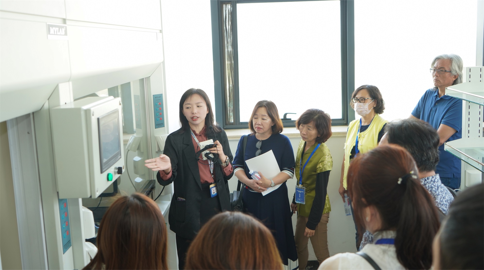 莘莘蓝海意，晓映两岸情