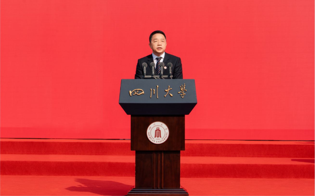 总司理寇晓康寄语四川大学结业生：理想为帆，家国为锚